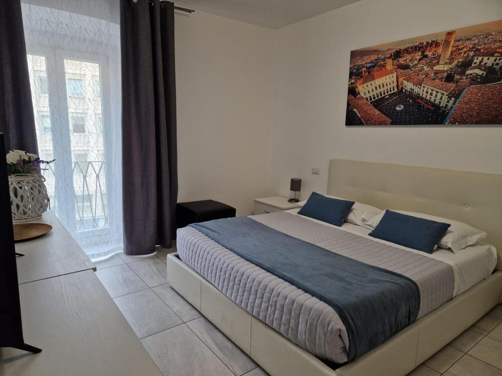 Bgy Central Apartments 贝尔加莫 客房 照片