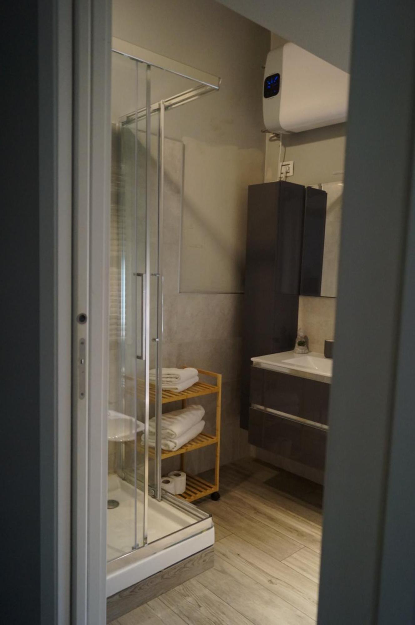 Bgy Central Apartments 贝尔加莫 客房 照片