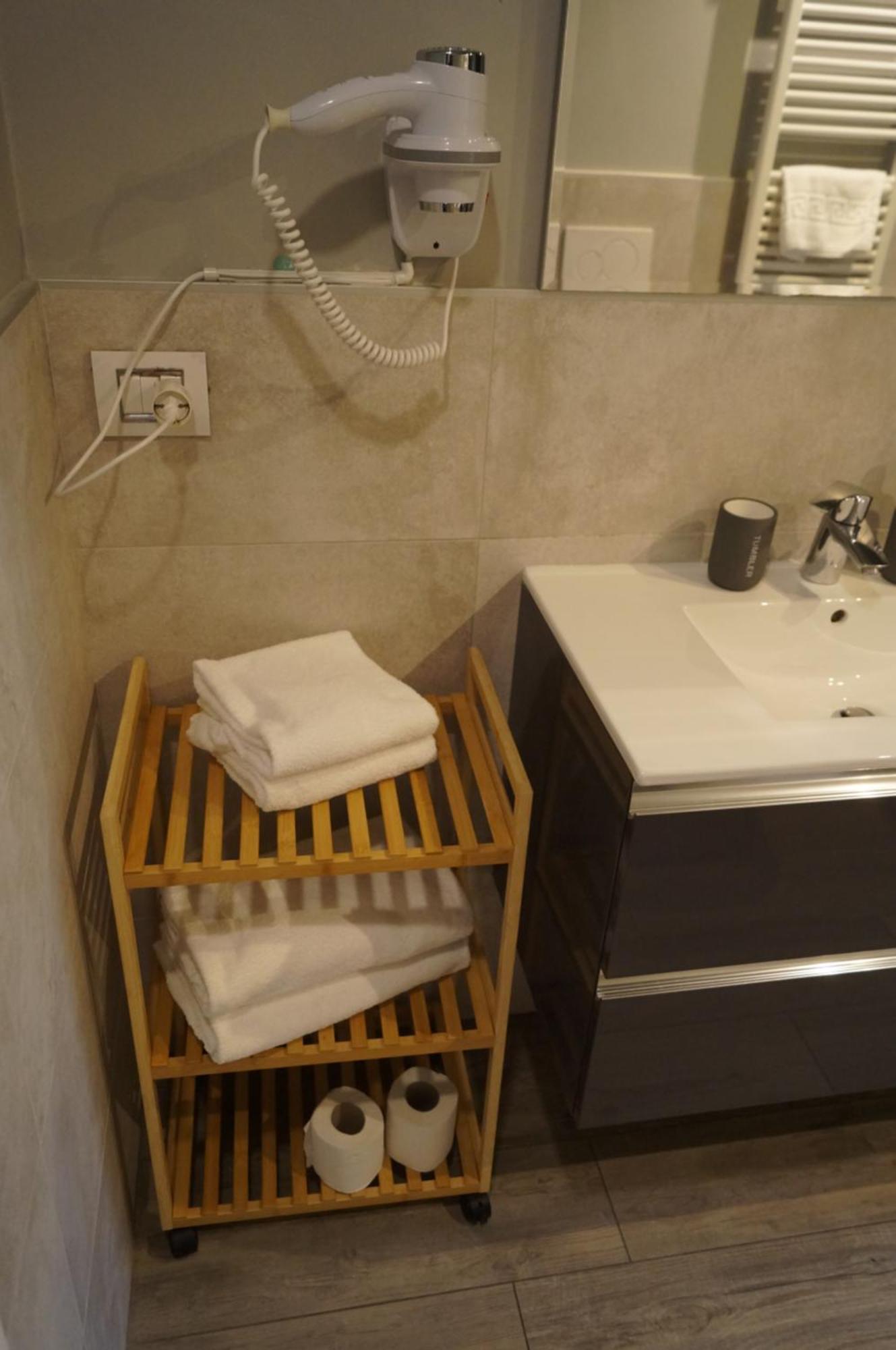 Bgy Central Apartments 贝尔加莫 客房 照片