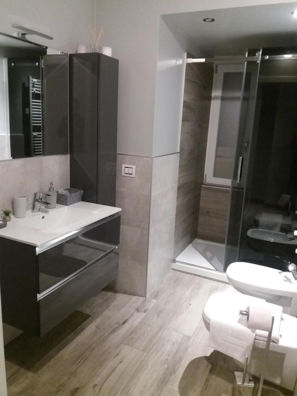 Bgy Central Apartments 贝尔加莫 外观 照片