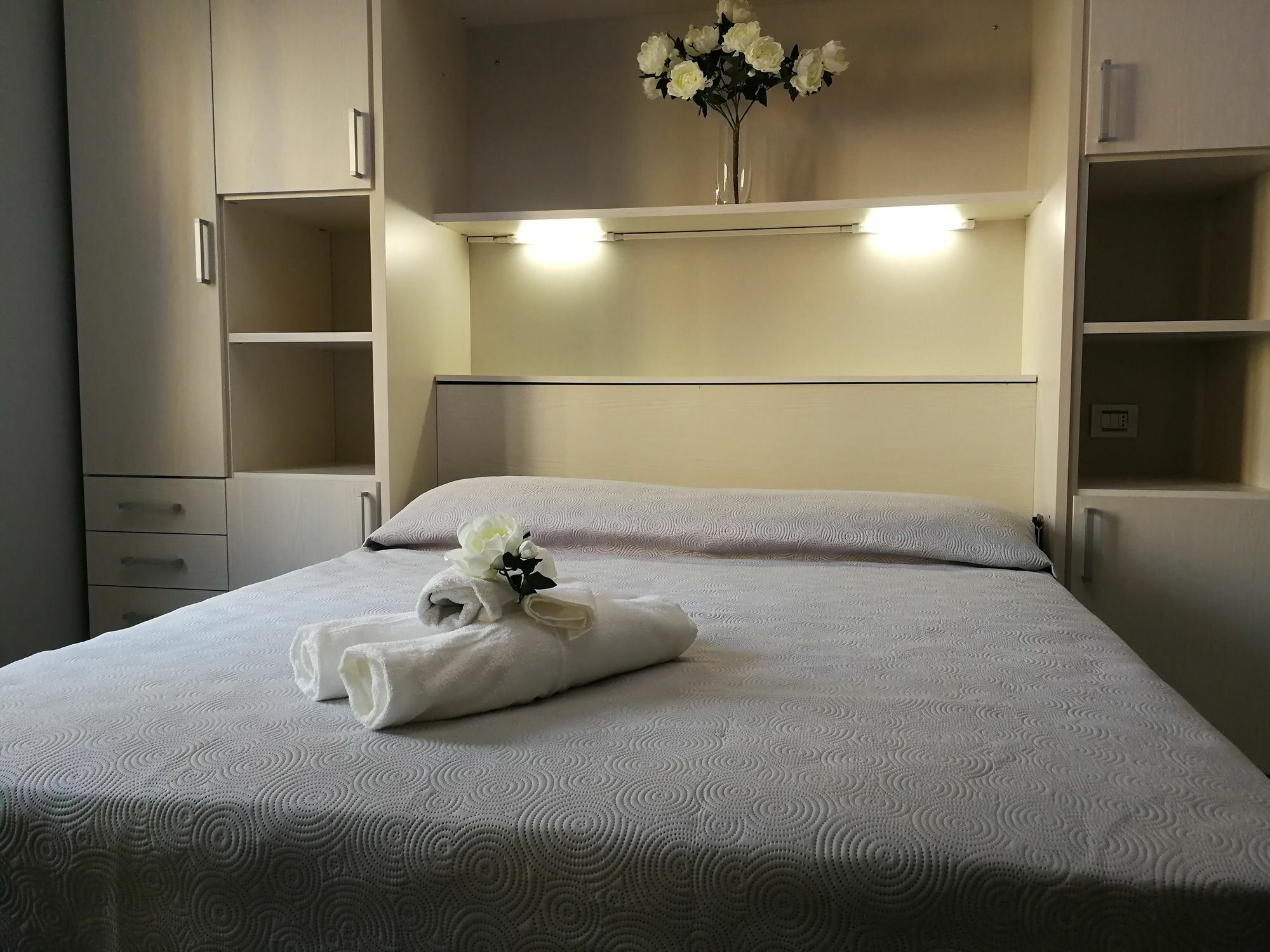 Bgy Central Apartments 贝尔加莫 外观 照片