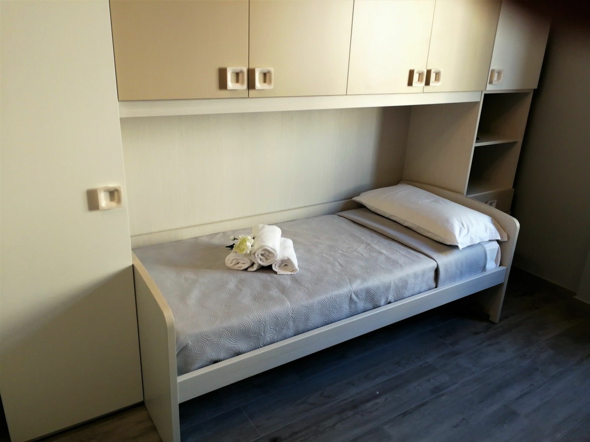 Bgy Central Apartments 贝尔加莫 外观 照片