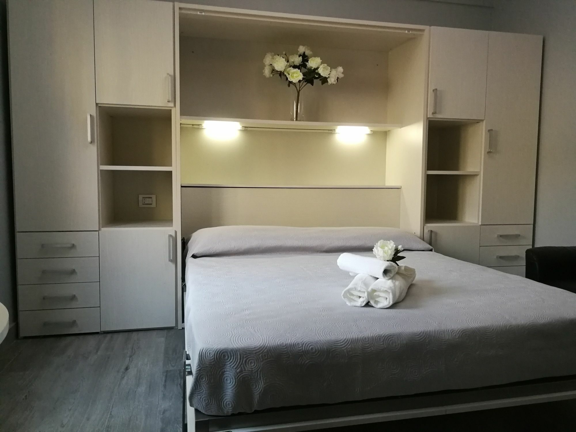Bgy Central Apartments 贝尔加莫 外观 照片